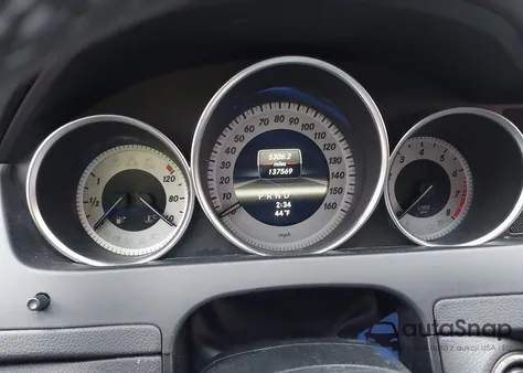 2013 Mercedes-Benz C 300 Sport 4Matic z USA, uszkodzony, nr VIN WDDGF8ABXDG083998